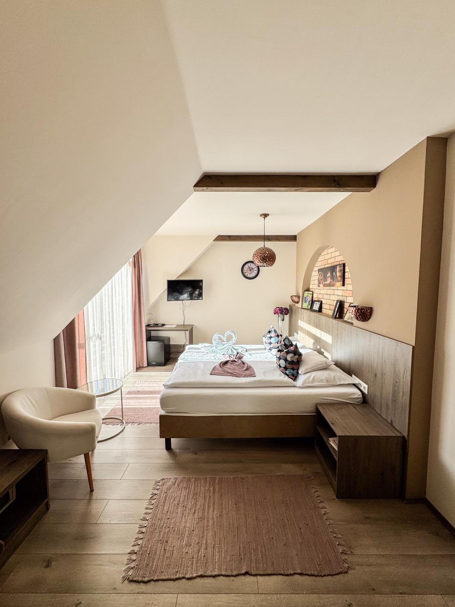 Bed and Breakfast Dreko Panzio & Borbisztro Gyorujbarat Екстер'єр фото