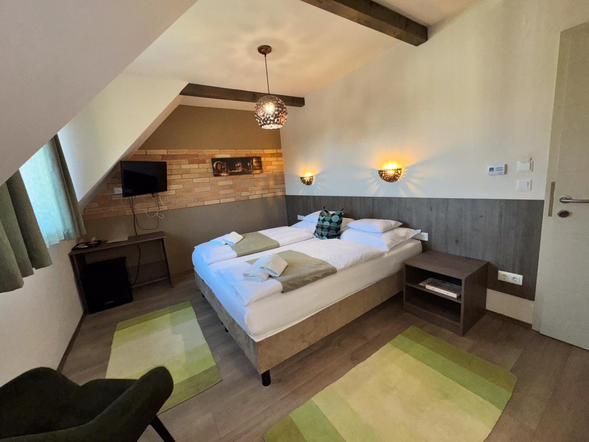 Bed and Breakfast Dreko Panzio & Borbisztro Gyorujbarat Екстер'єр фото