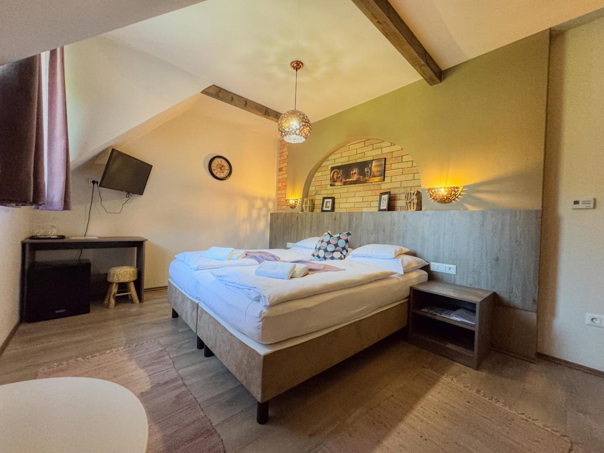 Bed and Breakfast Dreko Panzio & Borbisztro Gyorujbarat Екстер'єр фото